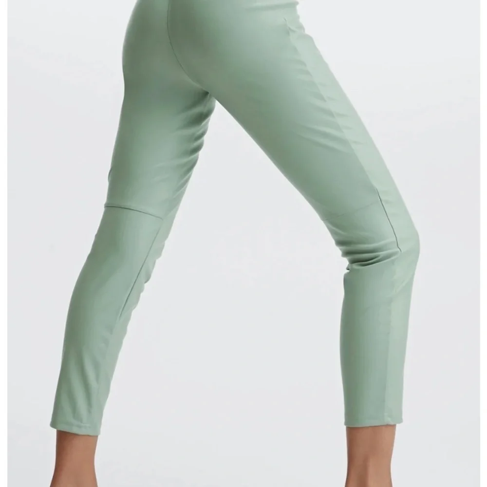 NWT Fabletics vegan Leather Leggings - Picture 2 of 4